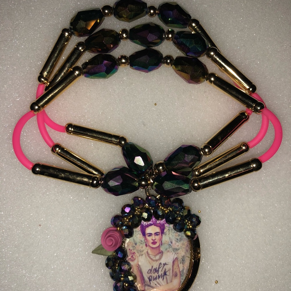 Frida’s artesanal brazalete
